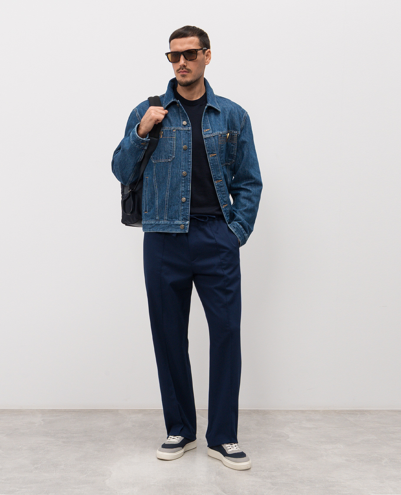 

Blue wool T-shirt with logo patch Valentino