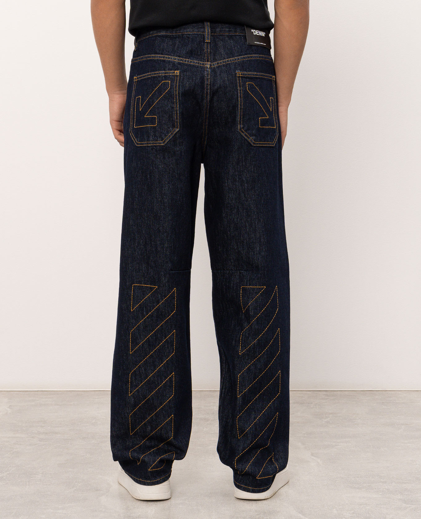 Blue jeans with embroidery Off-White 4