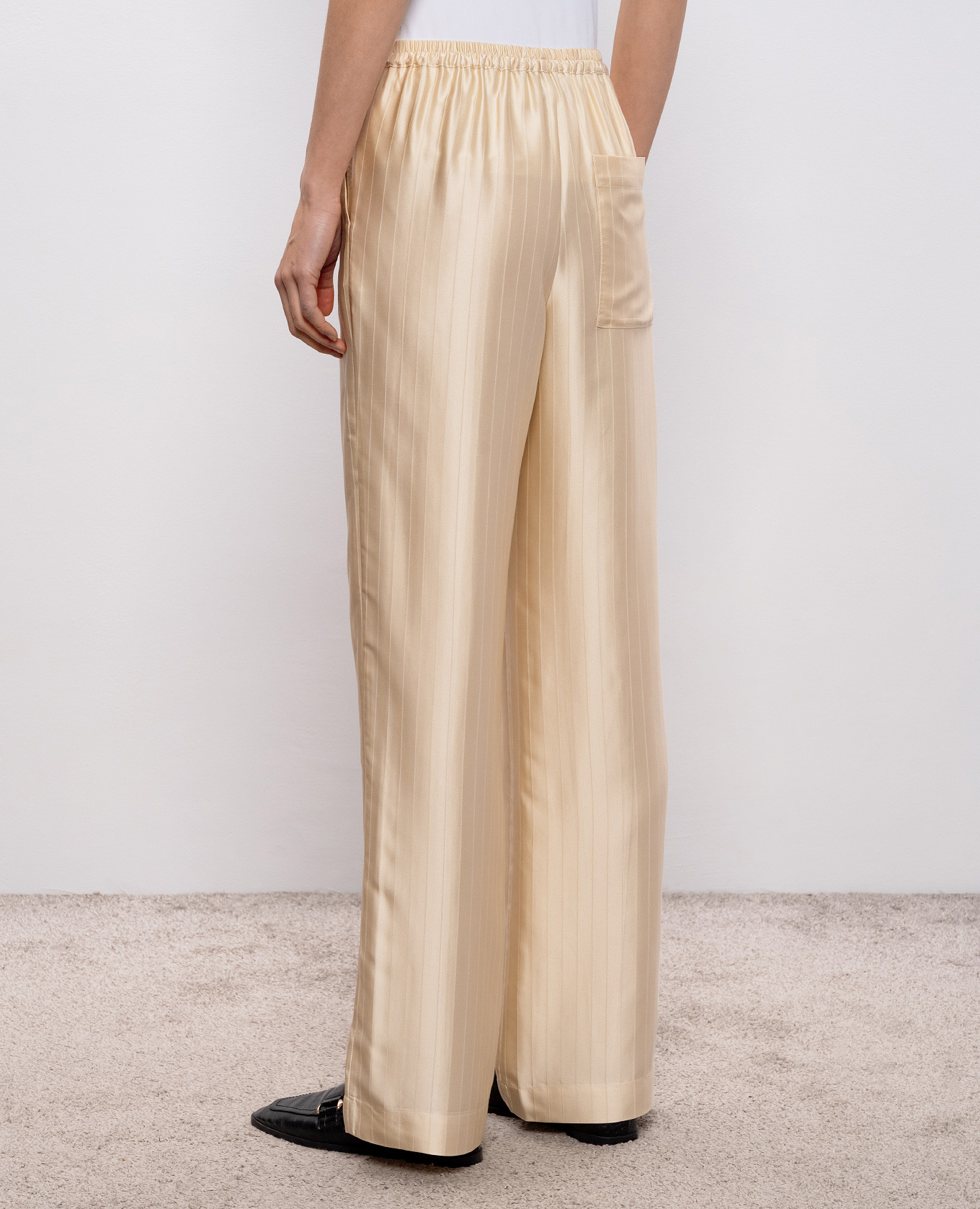 Beige KADALA pants with silk Loulou de Saison 4