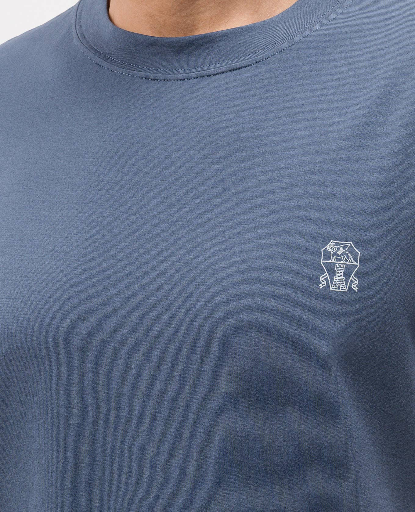 

Blue T-shirt with emblem Brunello Cucinelli