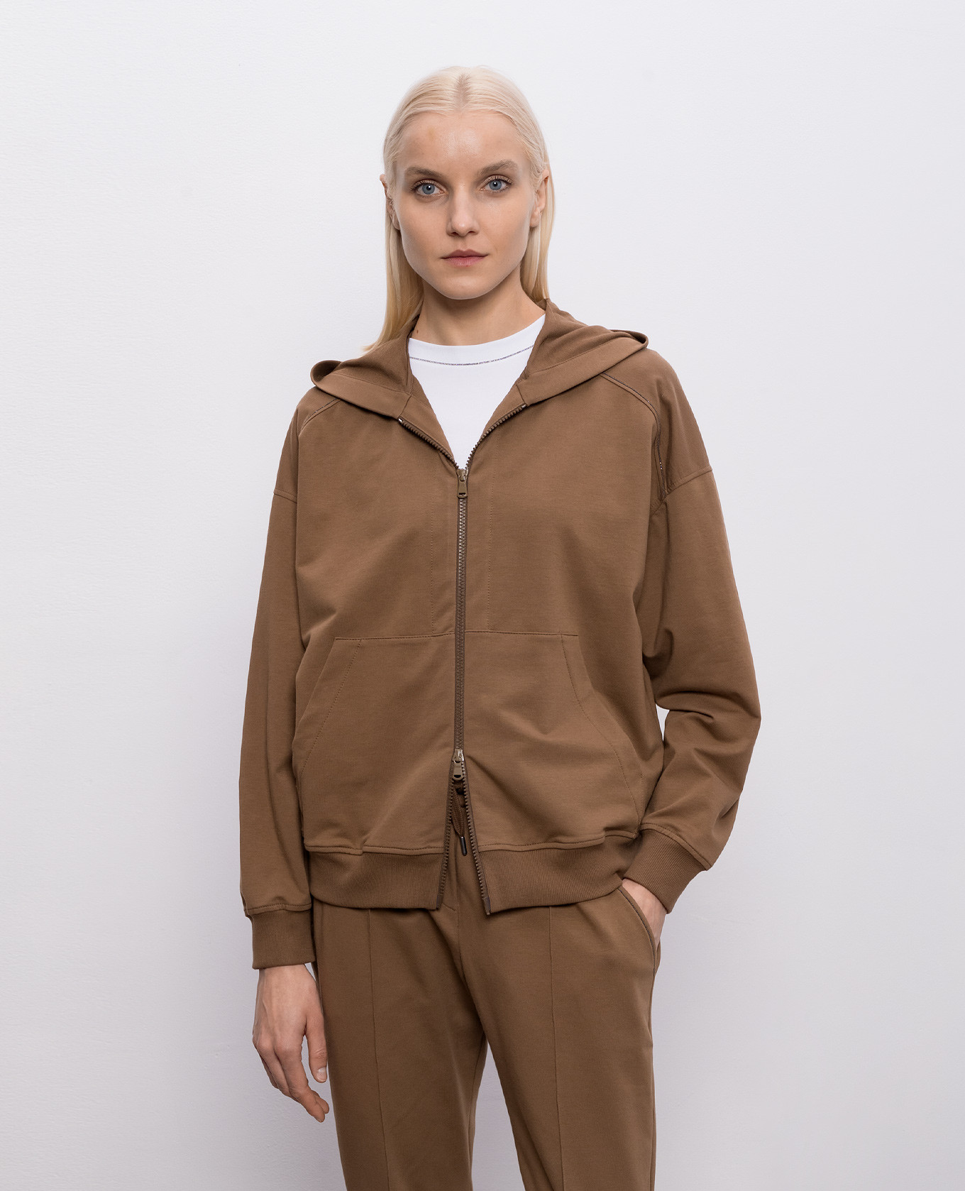 

Brown sports jacket with monil chain Brunello Cucinelli