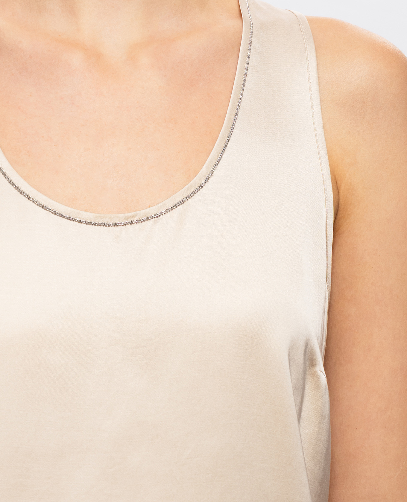 Beige top with monil chain Peserico 5