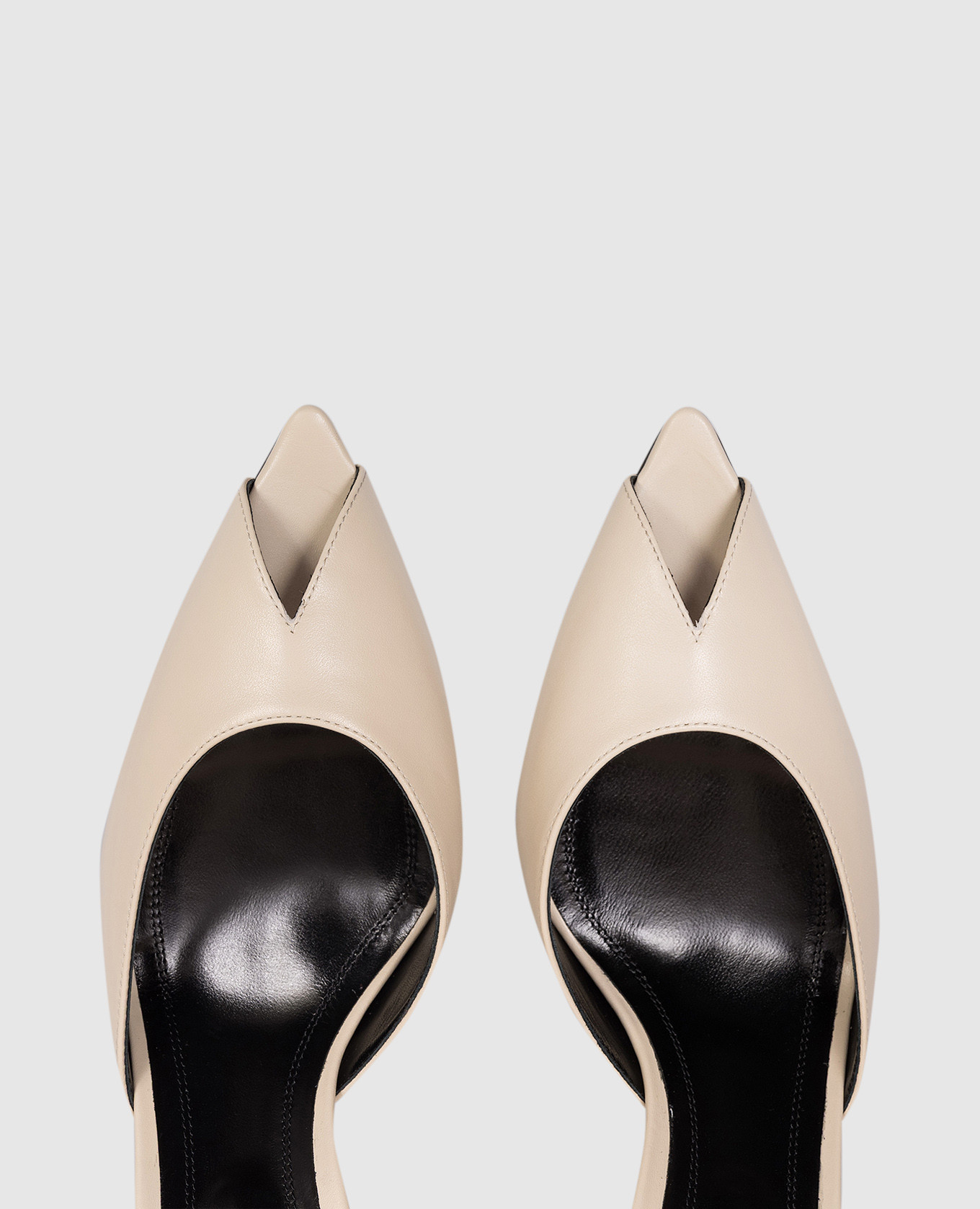 

Beige leather Beak sandals Sergio Rossi