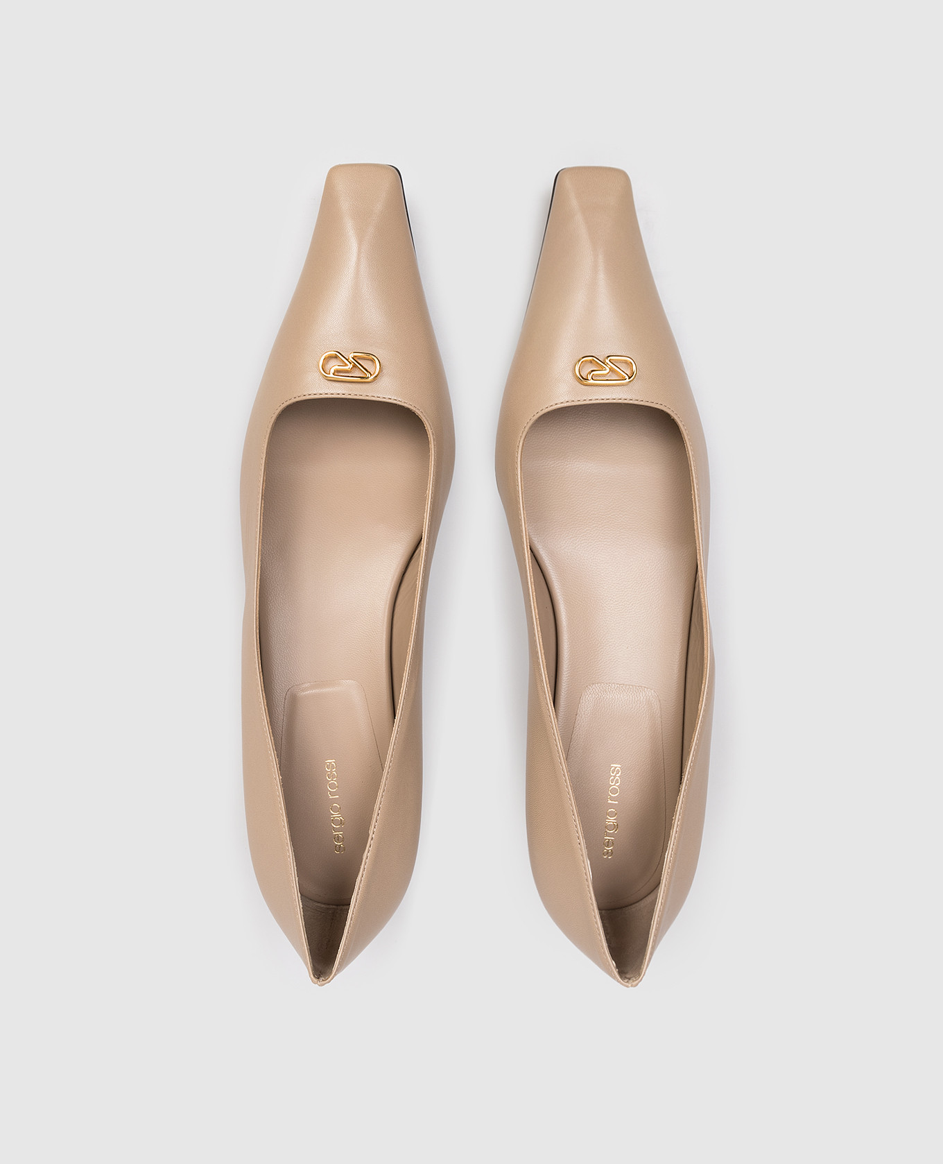 

Beige leather shoes with emblem Sergio Rossi