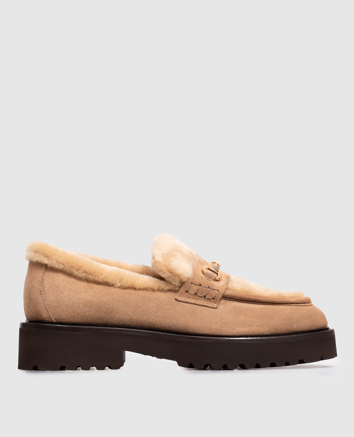 Beige suede loafers with fur trim