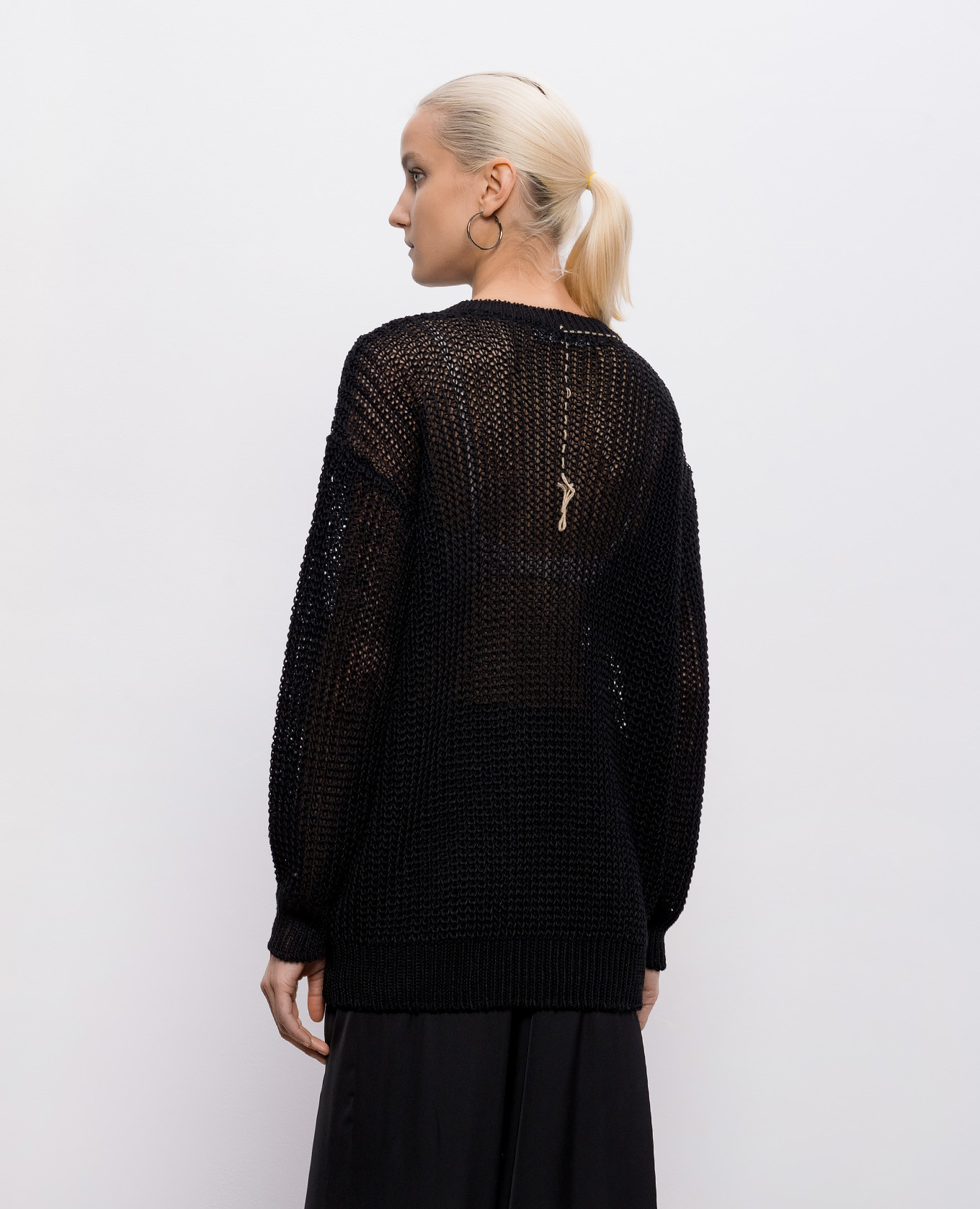 Black openwork linen sweater Intoca 4