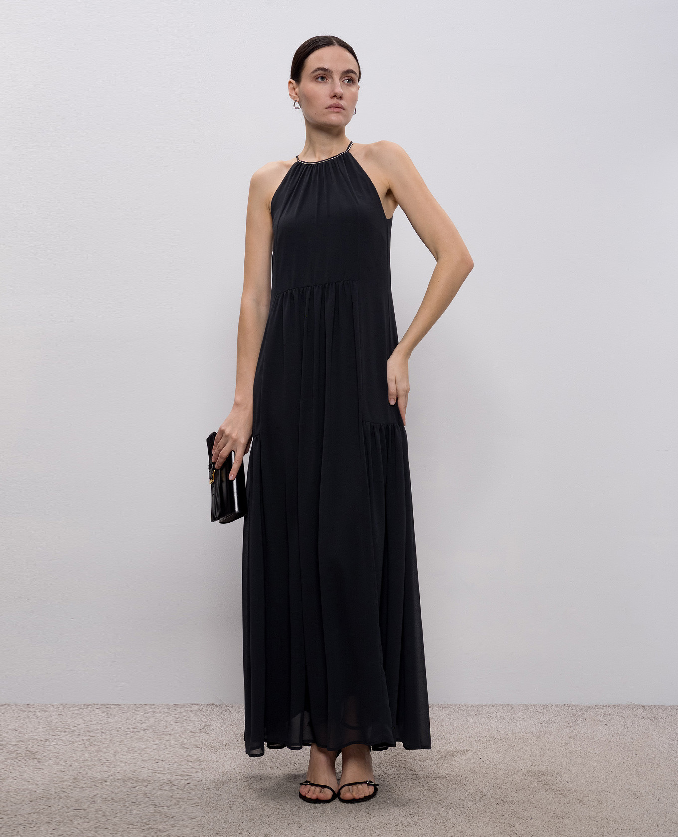 

Black maxi dress with monil chain Peserico