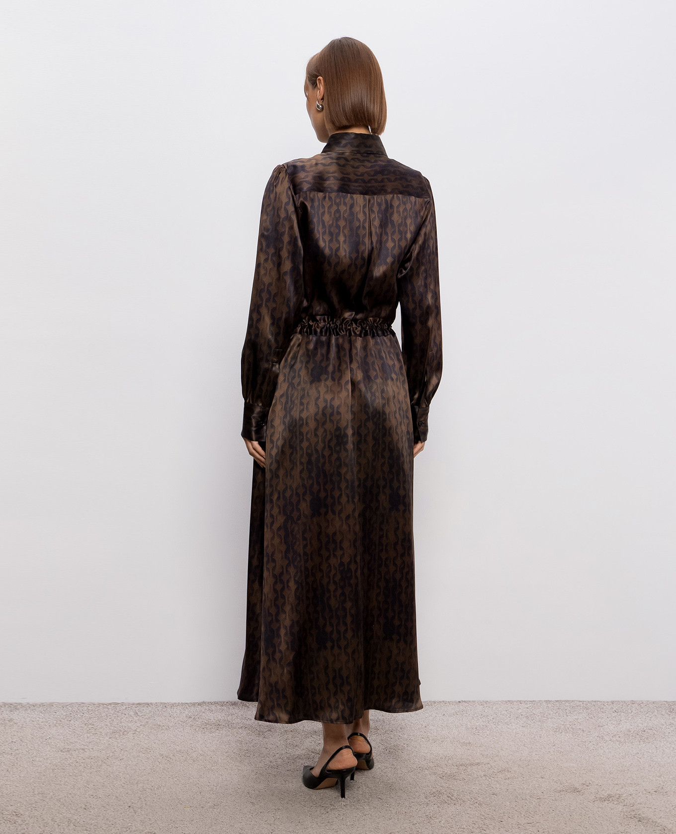 

Brown printed silk dress Kiton