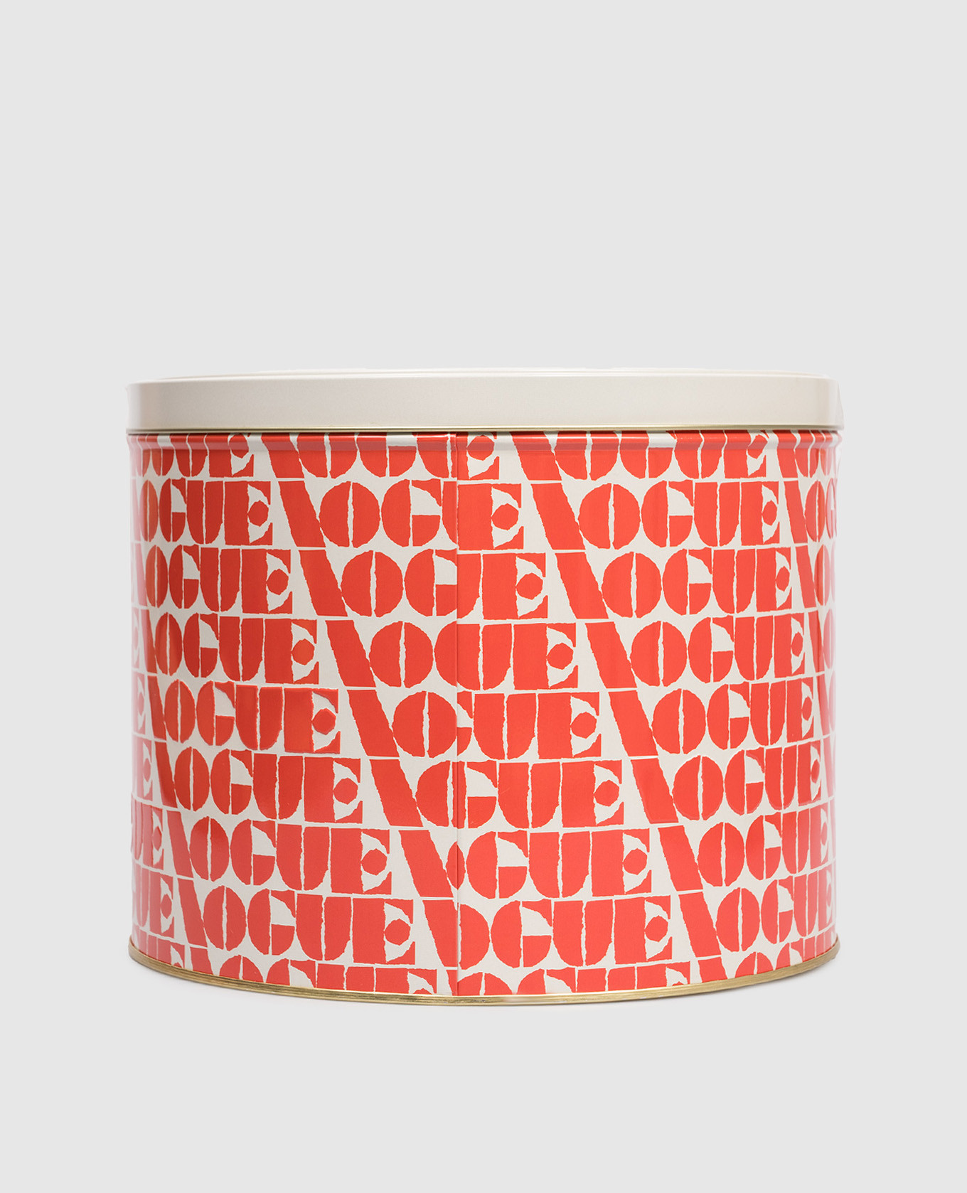 

Panettone without raisins and citrus zest with pistachio liqueur filling Vogue  San Carlo, Red