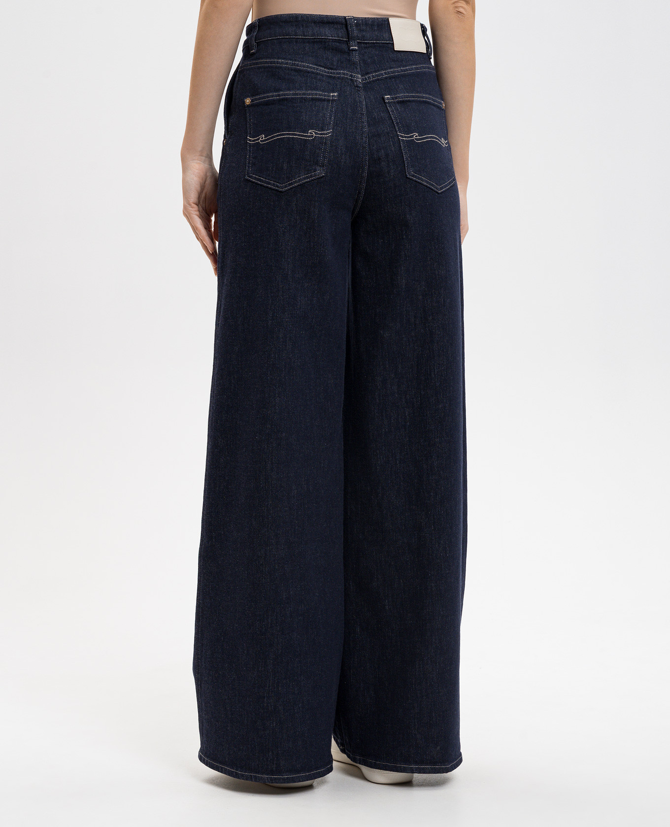 Blue jeans with logo patch Agnona 4