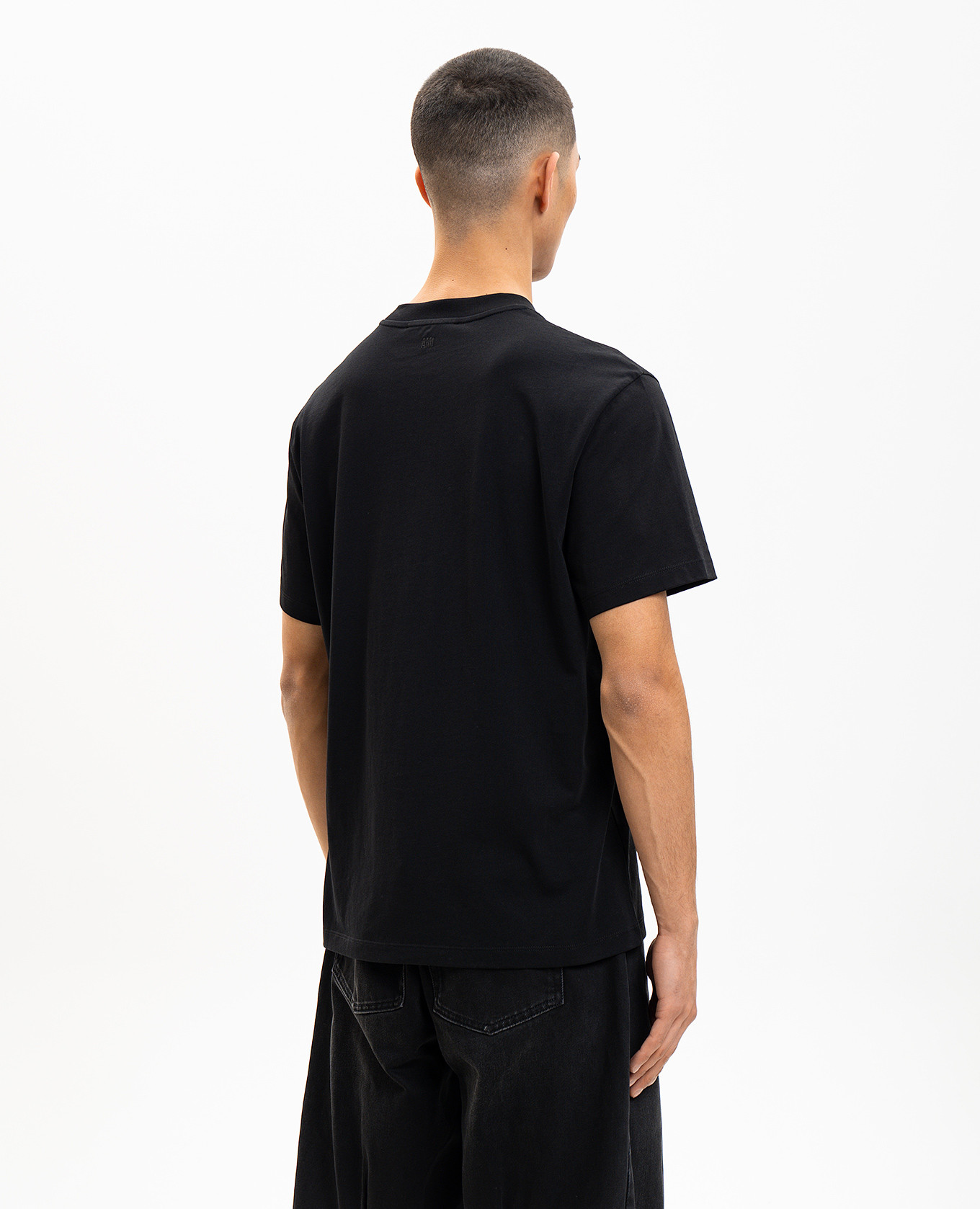 

Black T-shirt with embroidered emblem Ami Paris